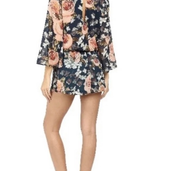 Show Me Your Mumu TILLIE TIE size X- Small Floral Romper Keyhole Back Navy Blue - Picture 4 of 12